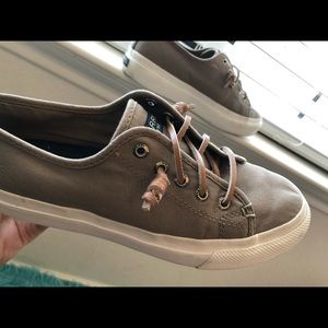 SPERRYS thick wedge sperrys great condition.